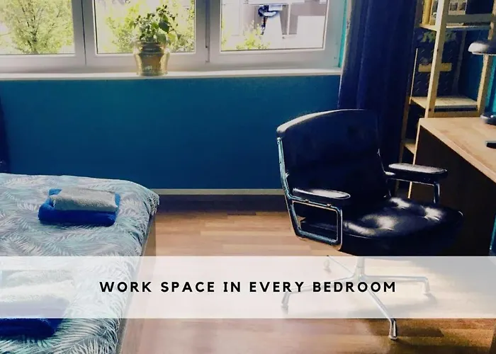 Townhouse With Garden, Terrace & Balcony *