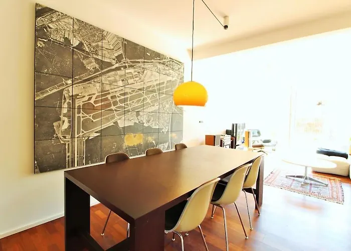 Townhouse With Garden, Terrace & Balcony *