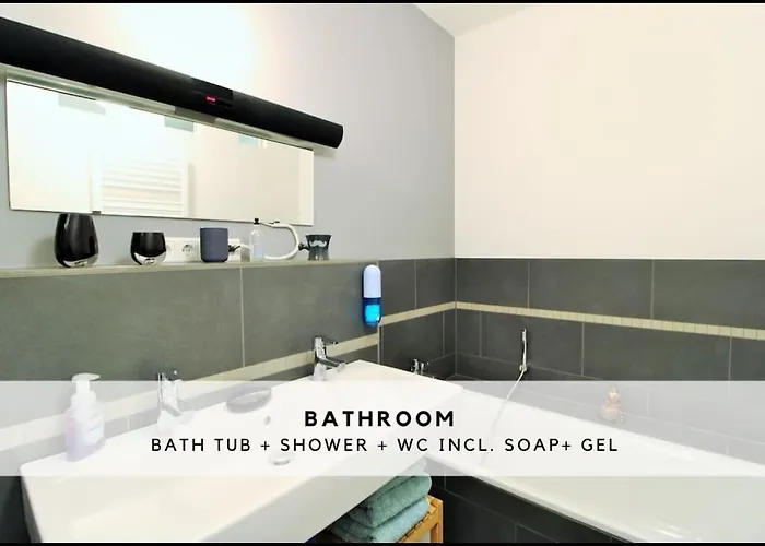 Townhouse With Garden, Terrace & Balcony Сasa de vacaciones