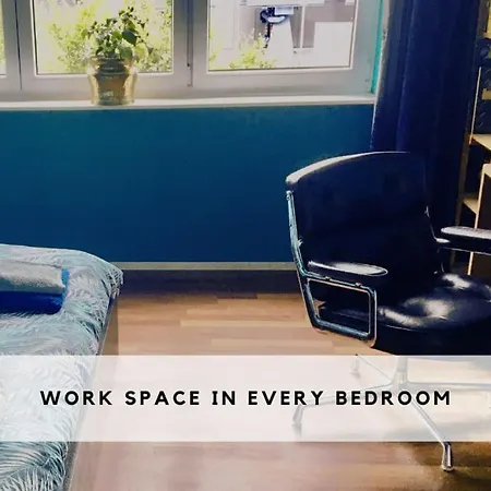 Townhouse With Garden, Terrace & Balcony *