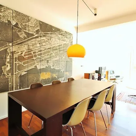 Townhouse With Garden, Terrace & Balcony *