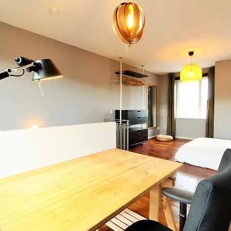 Townhouse With Garden, Terrace & Balcony Dom wakacyjny Berlin