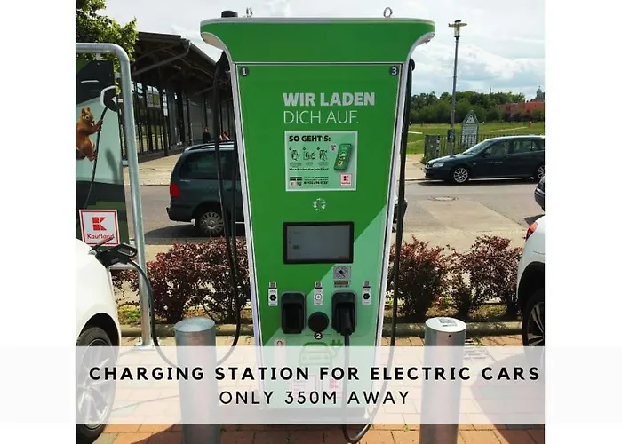 Townhouse With Garden, Terrace & Balcony بيت للعطل *