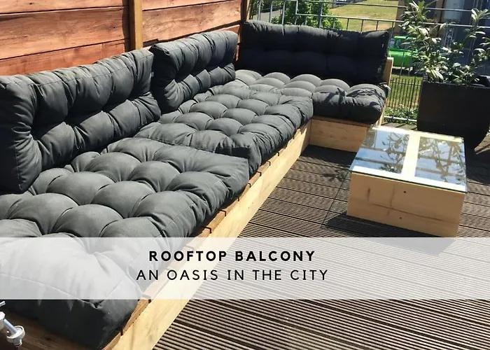 Townhouse With Garden, Terrace & Balcony برلين