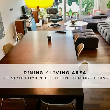 Townhouse With Garden, Terrace & Balcony Feriehus *