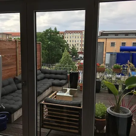 Townhouse With Garden, Terrace & Balcony *