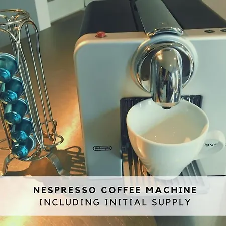 Townhouse With Garden, Terrace & Balcony 베를린