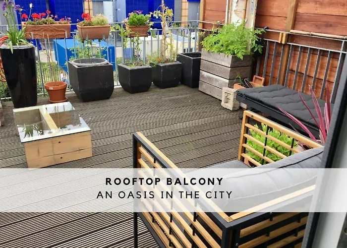 Townhouse With Garden, Terrace & Balcony