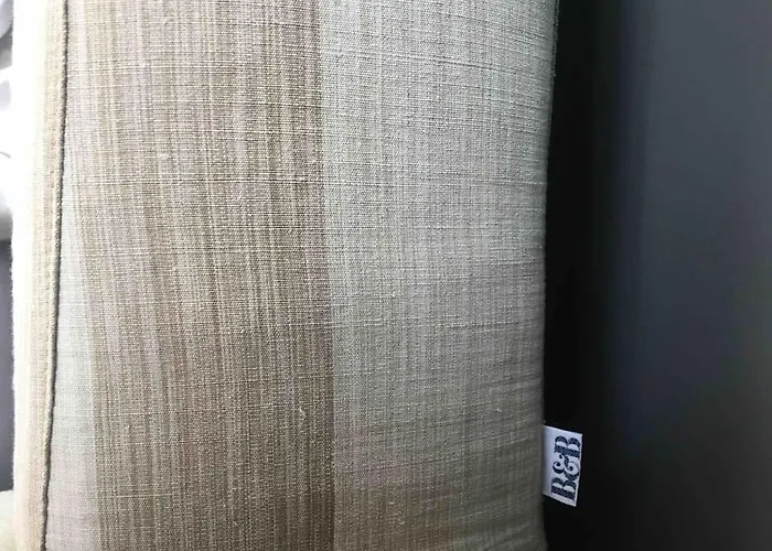 Townhouse With Garden, Terrace & Balcony *